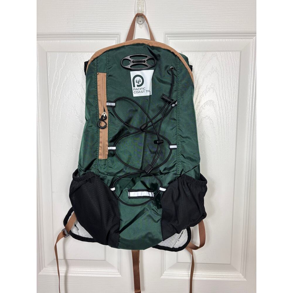Pacific Coast Trail 2-Liter Hydration Backpack Green NEW Outdoor Hiking